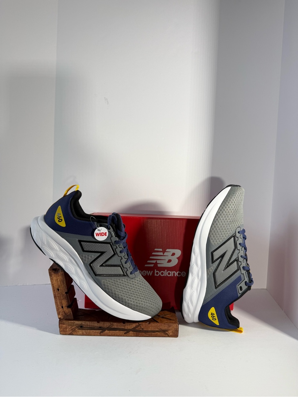 NEW BALANCE 460 V4 Running Sneakers M460RG4 Mens 10.5 Women’s 12 (4E) NEW